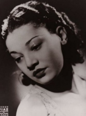 UNA MAE CARLISLE