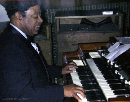 WILD BILL DAVIS