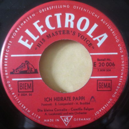 CORNELIA FROBOESS - die Kleene
