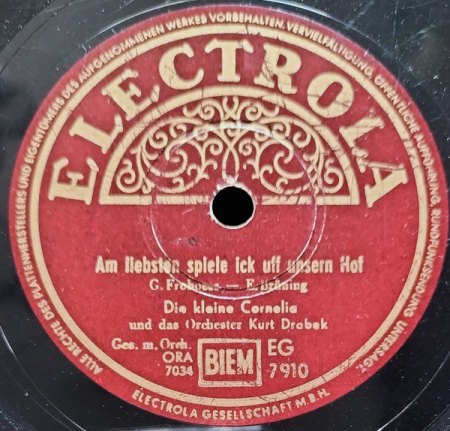 CORNELIA FROBOESS - die Kleene