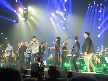 BEACH BOYS - POP MEETS CLASSIC