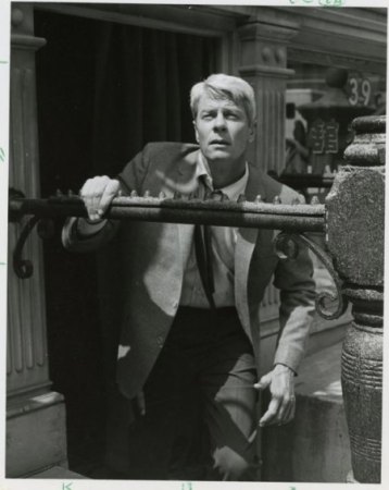 PETER GRAVES