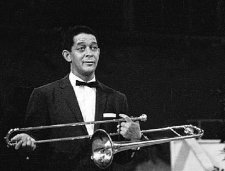 TRUMMY YOUNG  (Johnny Young)