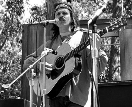 COUNTRY JOE McDONALD (1942 - 2026)