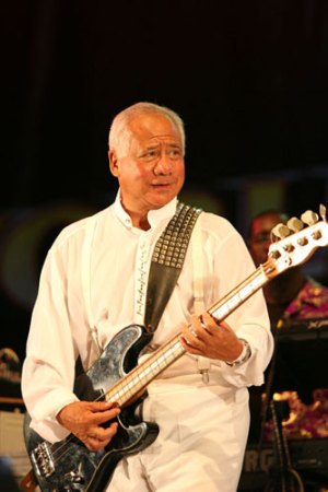 BYRON LEE