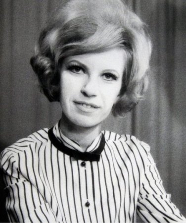 ANA STEFOK