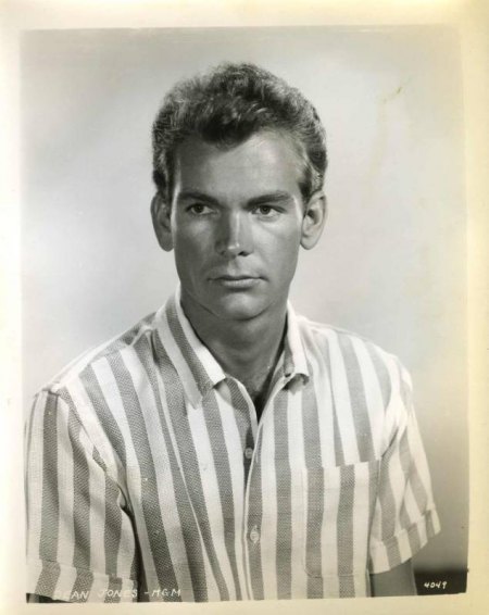 Jones,Dean00KPK aus 1957.jpg