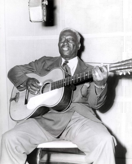 Leadbelly01.jpg