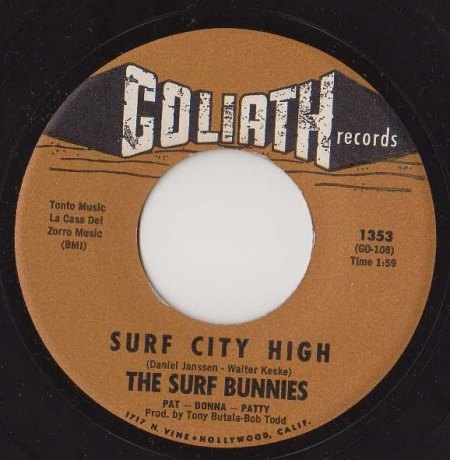 Surf Bunnies08Surf City High Goliath 1353.jpg