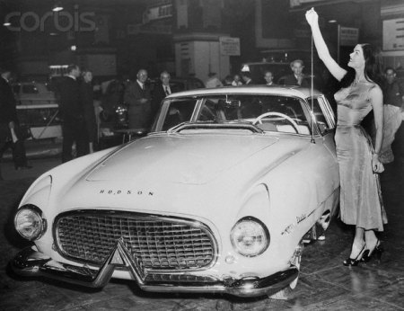 Raki,Laya11Hudson Car.jpg