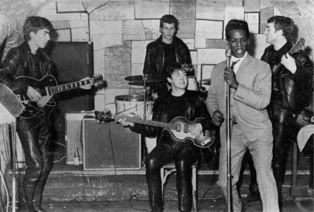 Jones,Davey02Cavern Club 1961 mit den Beatles.jpg