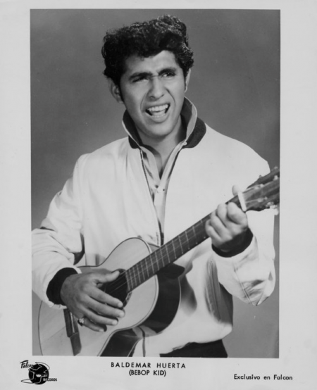 Fender,Freddy20als Baldemar Huerta bei Falcon.png