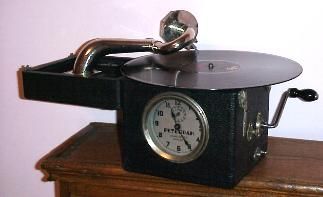 Phonograph mit Uhr .JPG