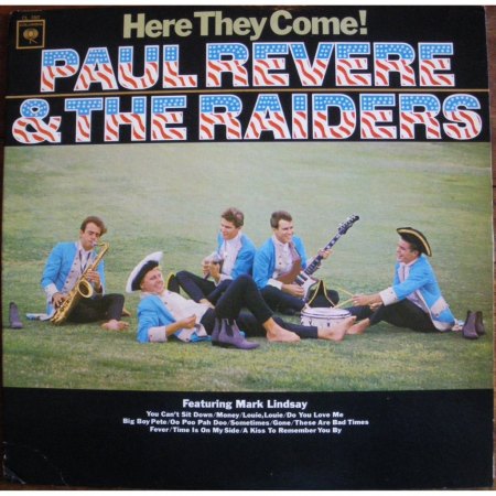 Revere, Paul &amp; the Raiders - Here they comes.jpg