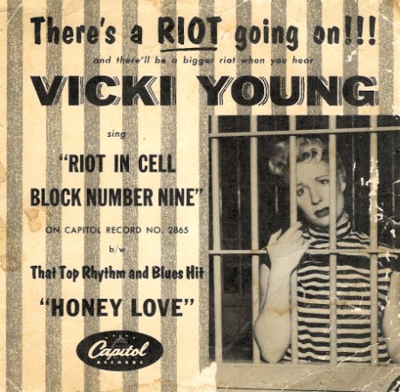 Young,Vicki06RiotInCellBlockNumberNineHülle.jpg