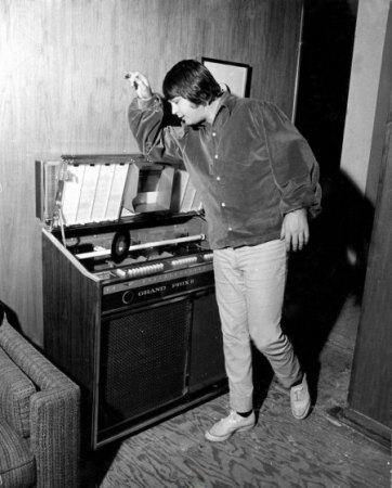 Brian Wilson, Musikbox und Etiketten