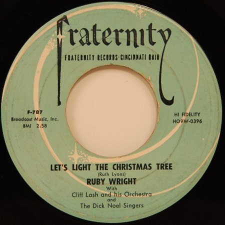RUBY WRIGHT - Let's light the christmas tree -B-.jpg